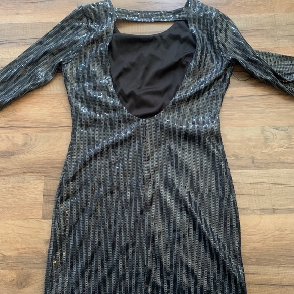 Express sequin long sleeve bodycon dress - Picture 2 of 2